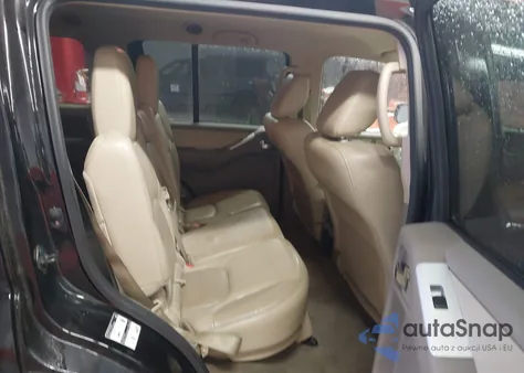 2012 Nissan Pathfinder Silver z USA, uszkodzony, nr VIN 5N1AR1NB8CC640319